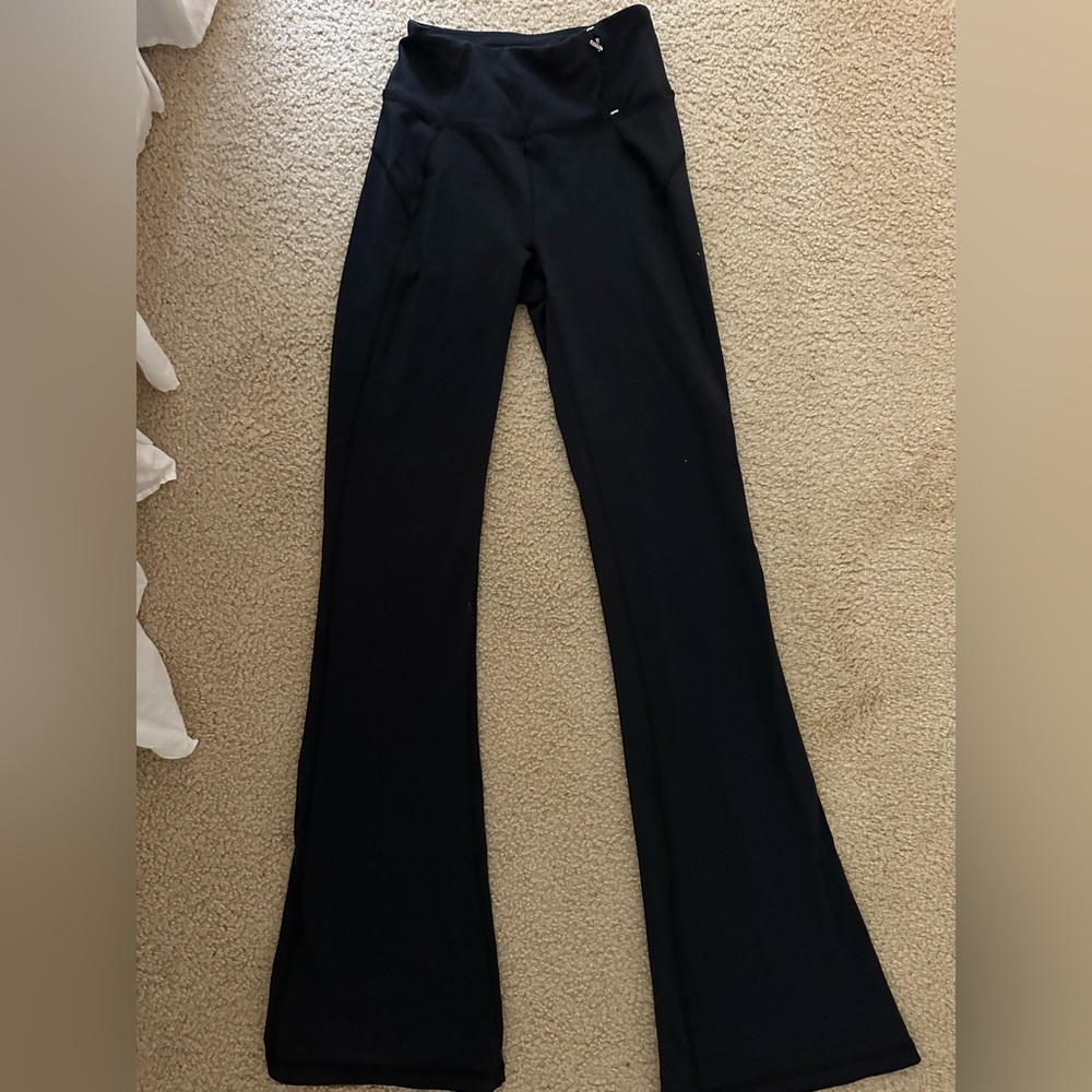 Carrie underwood flare leggings